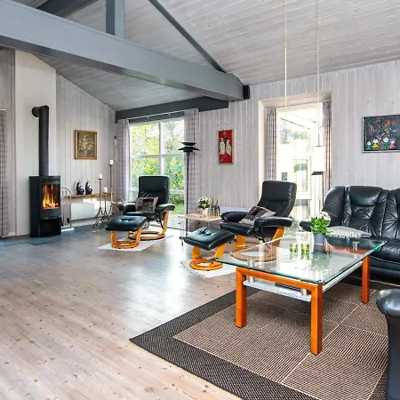 Four-bedroom In 2 *