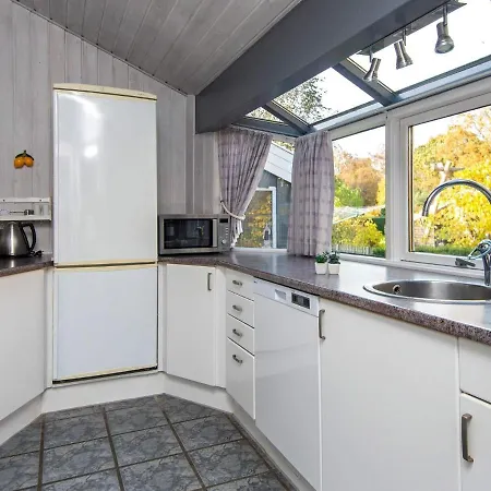 Vakantiehuis Four-bedroom In 2 Glesborg