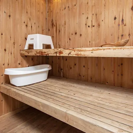 Four-bedroom In 2 Vakantiehuis *