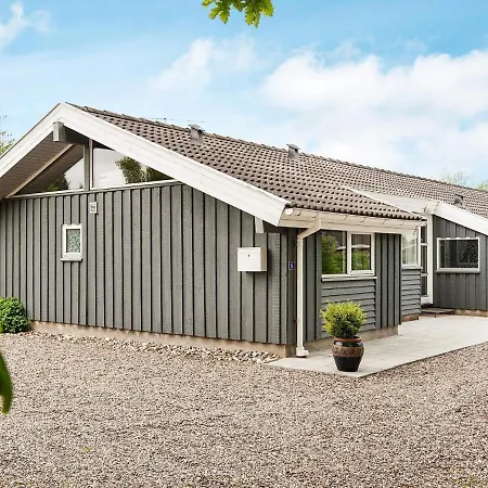Four-bedroom In 2 Glesborg