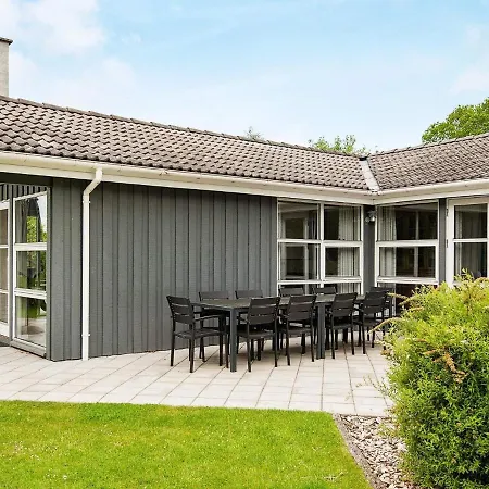 Four-bedroom In 2 *