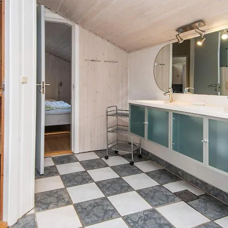 Four-bedroom In 2 Vakantiehuis