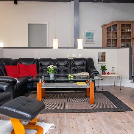 Four-bedroom In 2 Glesborg