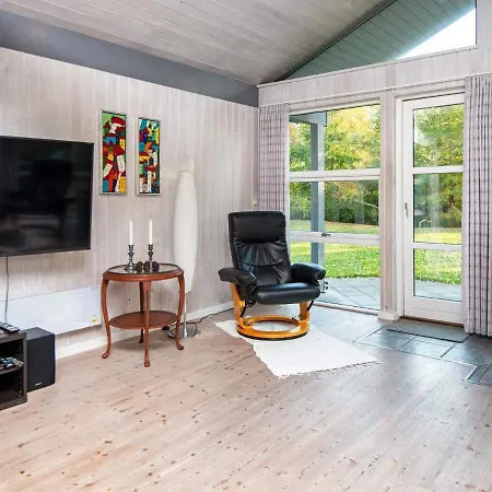 Four-bedroom In 2 Vakantiehuis
