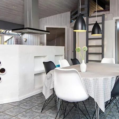 Vakantiehuis Four-bedroom In 2