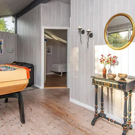 Four-bedroom In 2 Vakantiehuis *